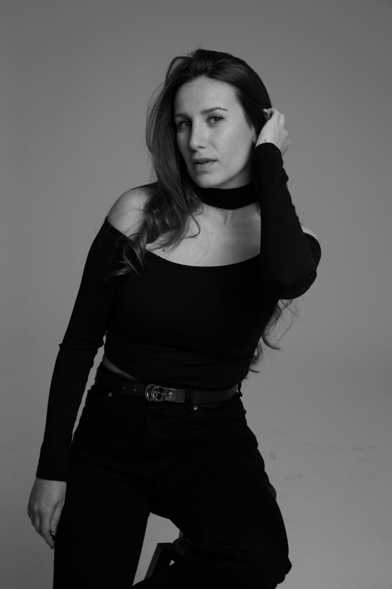 Retrato en blanco y negro de la actriz Patricia Espinosa